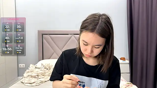 Wow Akemi online show from March 24, 8:09 am