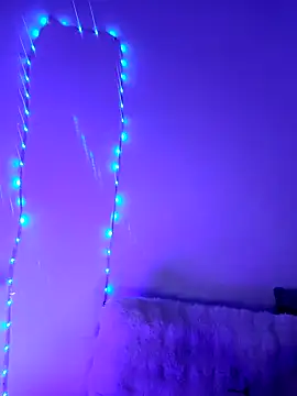 iamlalamilano online show from February 22, 5:58 pm