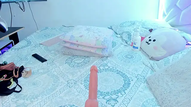 Sweeetcurvyx online show from June 10, 9:13 pm