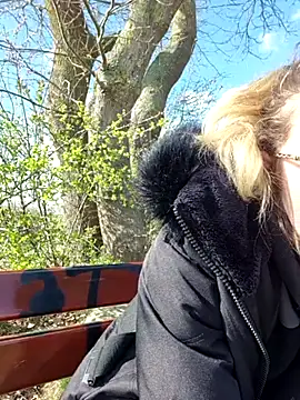 Melly4You online show from April 1, 1:41 pm