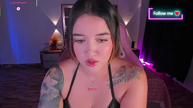 lunaarose online show from February 27, 4:45 am