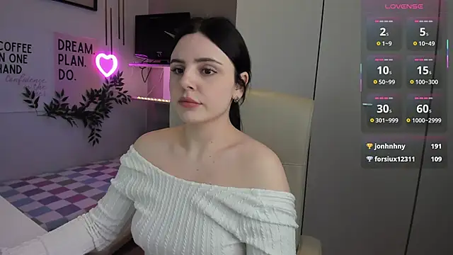 LiaWoow online show from November 25, 8:49 am