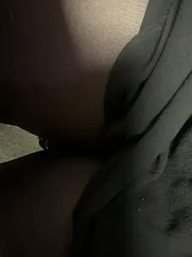 HiddenHoneyLDN online show from January 16, 3:30 pm