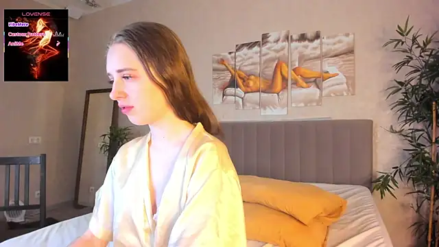 Camilla Kelly online show from March 13, 1:18 am