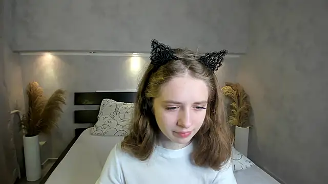 Camilla Kelly online show from October 9, 1:21 am