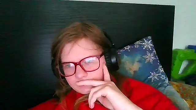 Moonolighta online show from February 15, 8:57 am