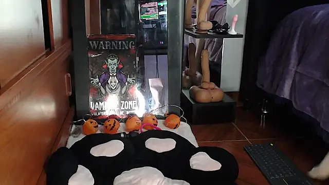 karlamoon23 online show from October 23, 9:43 pm