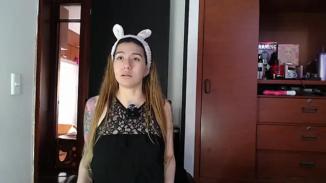 karlamoon23 online show from September 24, 8:52 pm