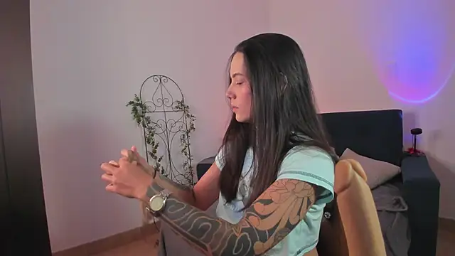 mishelkrave  online show from March 26, 2:03 am