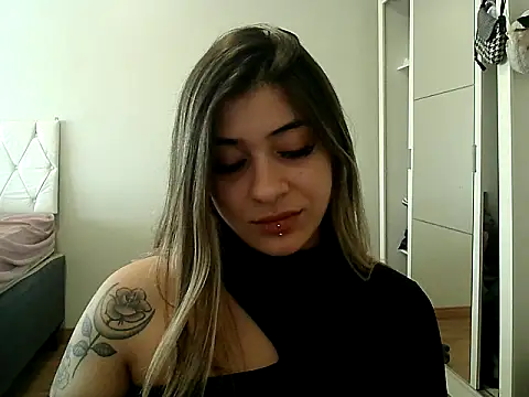 Becca B online show from April 10, 5:30 pm