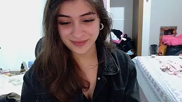 Snapshot of Becca_B chatting on October 12, 2:36 am Becca B online show from October 12, 2:36 am