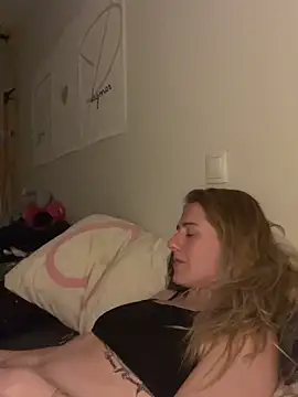 dancingqueen88 online show from September 21, 3:49 am