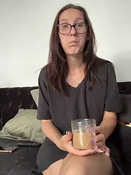 Emilia Mausi online show from May 31, 7:14 am