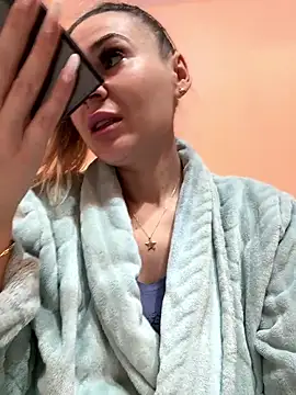 iSelena online show from January 14, 9:47 am