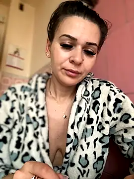 iSelena online show from November 14, 6:57 am