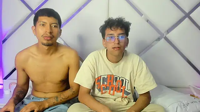 AxelAndJeremy online show from September 16, 3:36 am