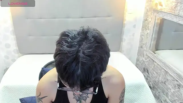 Snapshot of emahills__axelrose chatting on September 16, 1:13 am emahills  axelrose online show from September 16, 1:13 am