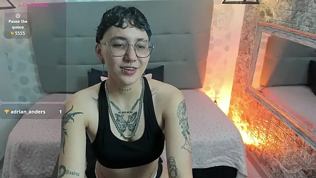 Snapshot of emahills__axelrose chatting on October 14, 3:42 am emahills  axelrose online show from October 14, 3:42 am
