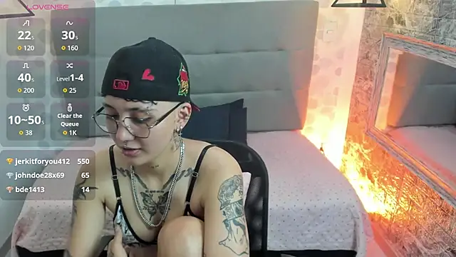 Snapshot of emahills__axelrose chatting on October 15, 3:53 am emahills  axelrose online show from October 15, 3:53 am