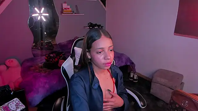 yumi hanna online show from December 4, 2:36 am