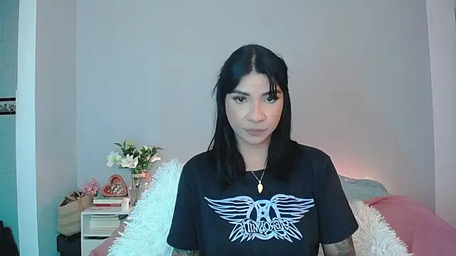 Laura-angeel online show from November 24, 7:05 pm