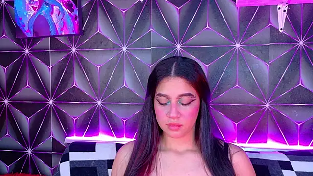 Snapshot of Megan_Luxe chatting on September 23, 4:21 am Megan Luxe online show from September 23, 4:21 am