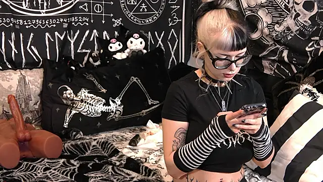 Paige Turner online show from March 7, 12:28 am