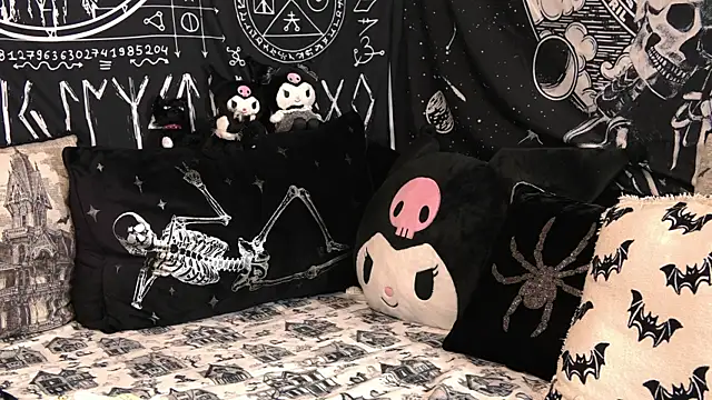 Paige Turner online show from April 11, 3:23 am