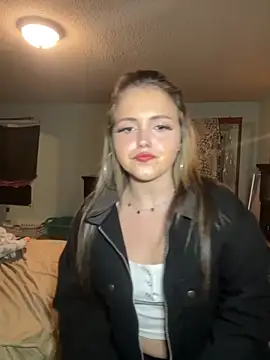 JuicyExxxperience online show from October 23, 9:59 am