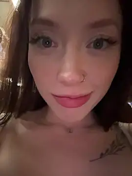 Snapshot of EstaVista chatting on October 23, 6:36 pm EstaVista online show from October 23, 6:36 pm
