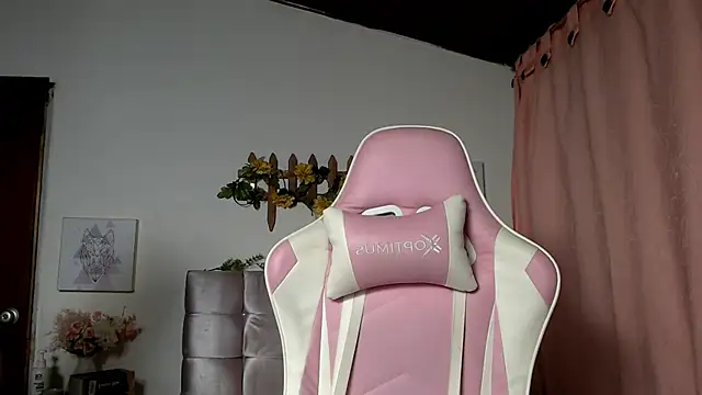 SophiaaLee online show from April 15, 11:38 pm