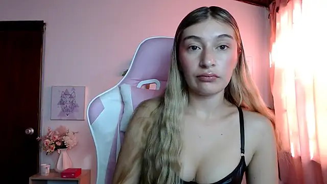 SophiaaLee online show from March 16, 12:02 am