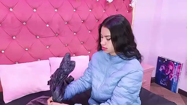 Nanis James online show from October 23, 1:44 am