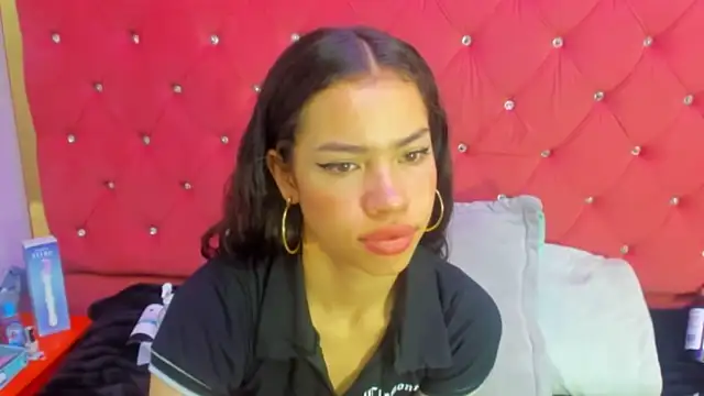 Nanis James online show from April 1, 3:29 am