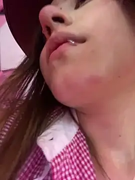 PrettyAmber online show from September 11, 9:04 pm