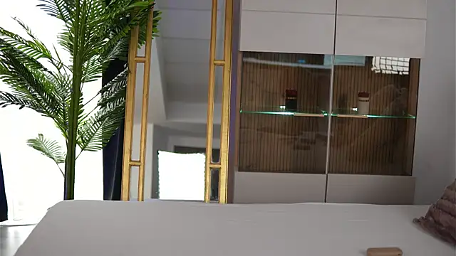 ZenyaNoir online show from April 22, 9:06 am