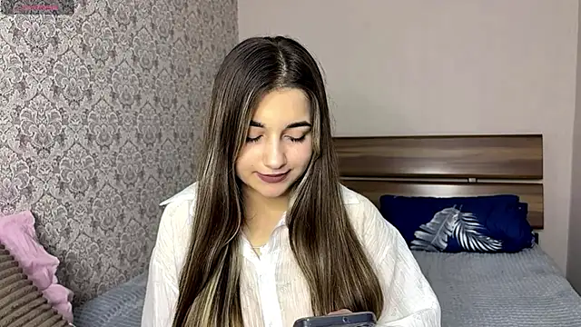 MaydaFarran online show from October 15, 8:22 pm