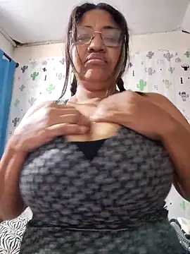 Snapshot of Avannay chatting on October 15, 2:36 am Avannay online show from October 15, 2:36 am