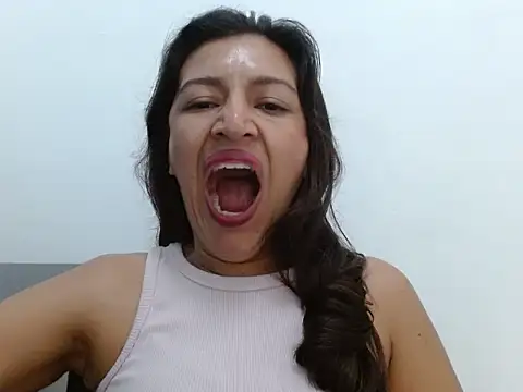 SarahFriendly online show from March 6, 2:34 pm