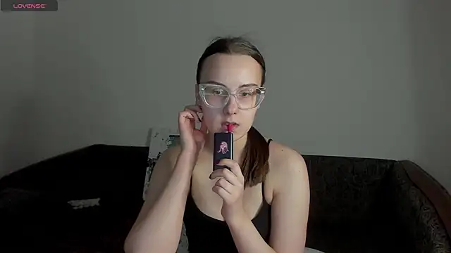 Kelly Cartier online show from April 18, 3:47 pm