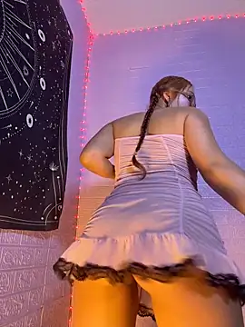 ZeziGamingg online show from February 21, 3:51 am