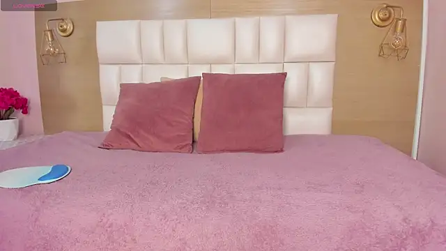 sofiagomez   online show from October 2, 7:41 pm