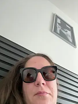 melanie75020 online show from February 21, 9:43 am