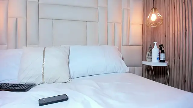 DulceGreem online show from October 31, 12:09 pm