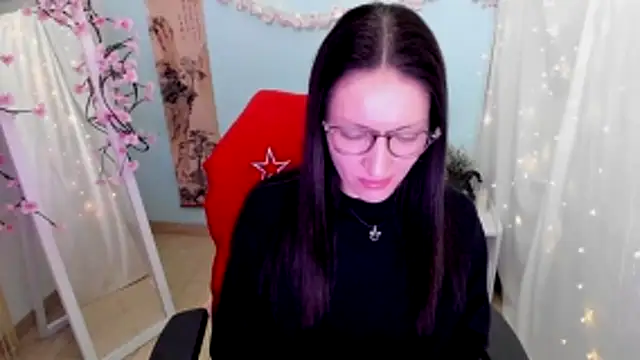 Aurora Loveu online show from April 5, 10:42 pm