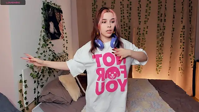 VedaSchulz online show from January 13, 7:07 pm