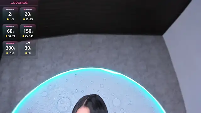 ReinaChloe online show from February 25, 4:16 pm