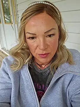 Sugarloveless online show from April 11, 10:35 pm