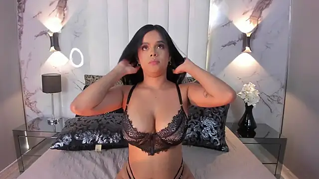 NinnaOwens online show from October 17, 11:52 pm