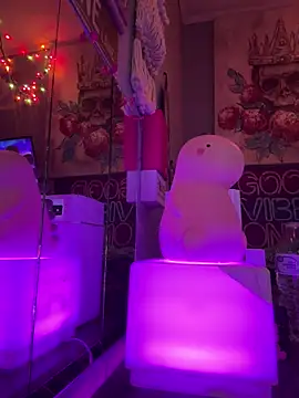 goddessmissmia online show from March 4, 8:43 am